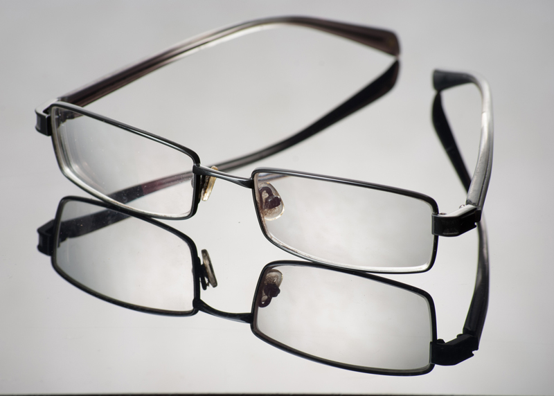 Metal eyeglass frames